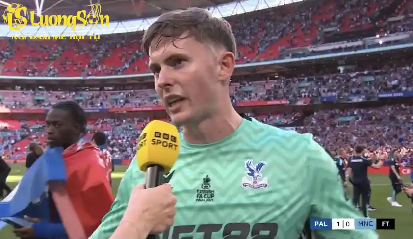 Henderson là người hùng của Palace với màn trình diễn siêu hạng