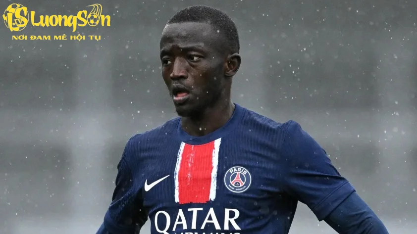 Mahamadou Sangaré nổi lên như một trong những tài năng xuất sắc nhất của lò đào tạo PSG